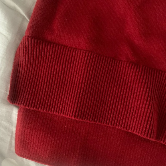 sweater - Picture 5 of 5